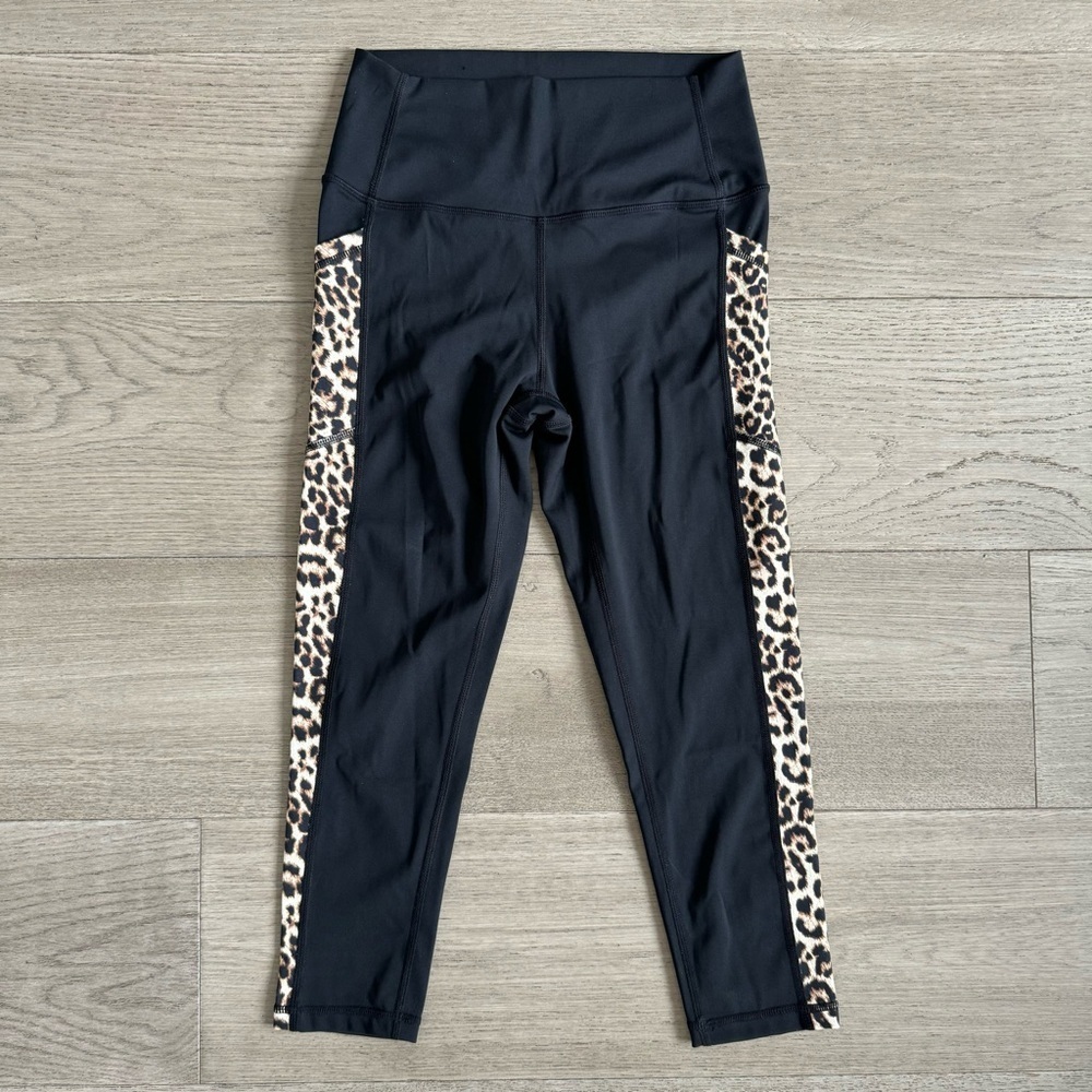 🦊 ZYIA Cheetah Leggings w/pockets - Picture 2 of 6
